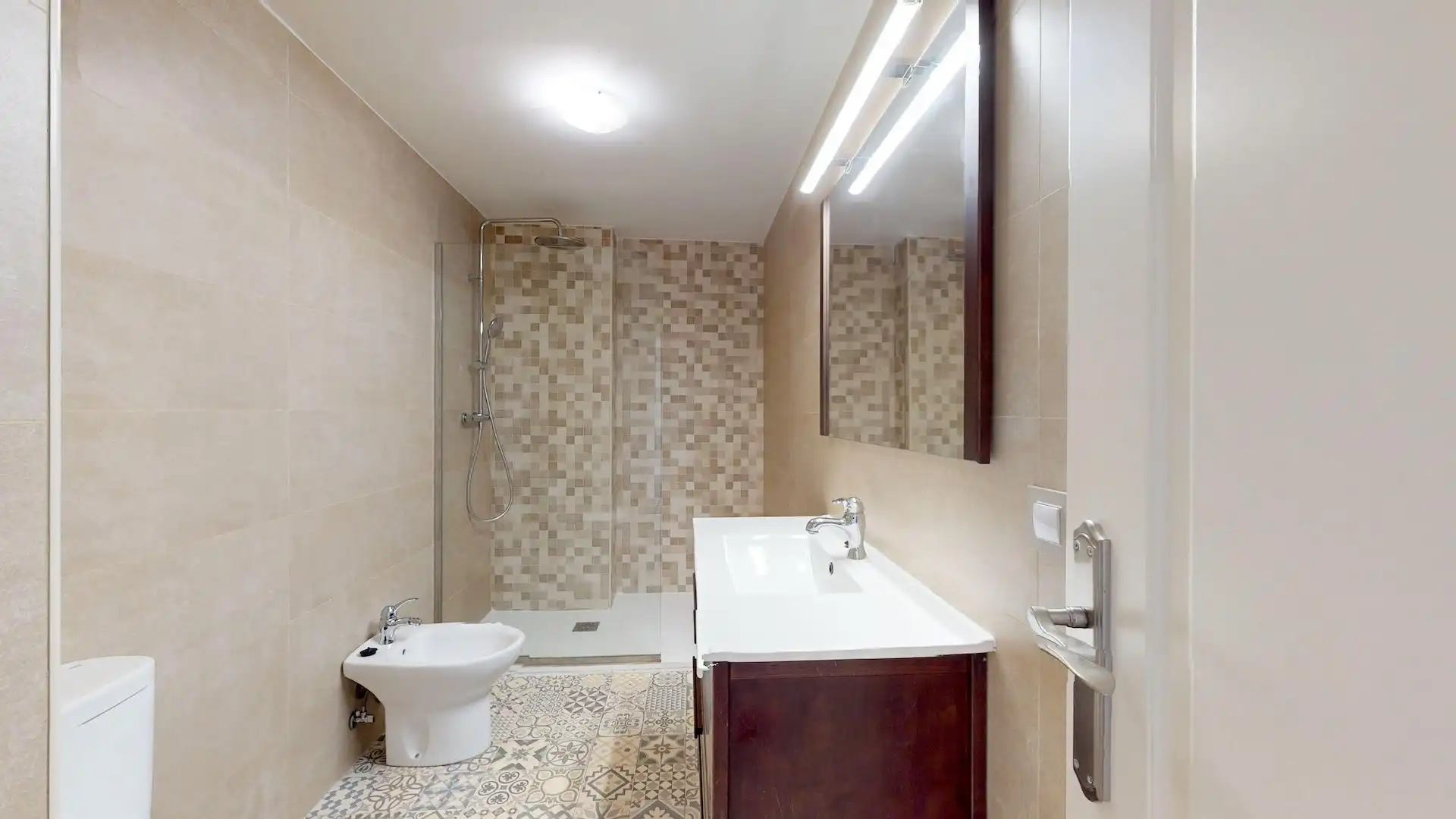 Baño de Piso en venta en Córdoba con Aire acondicionado, Terraza y Trastero