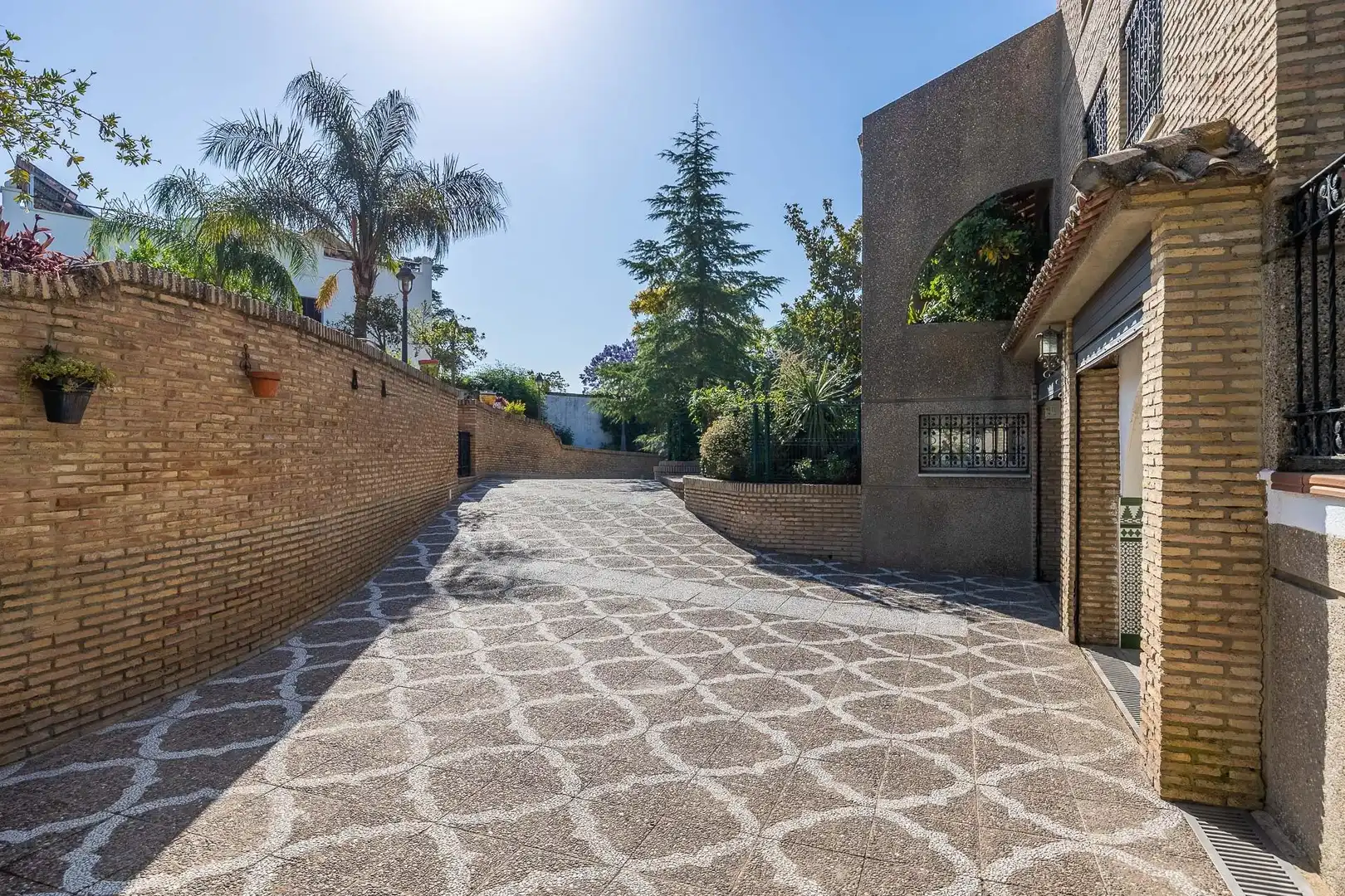 Vista exterior de Casa o chalet en venta en Gelves con Jardín privado y Piscina comunitaria