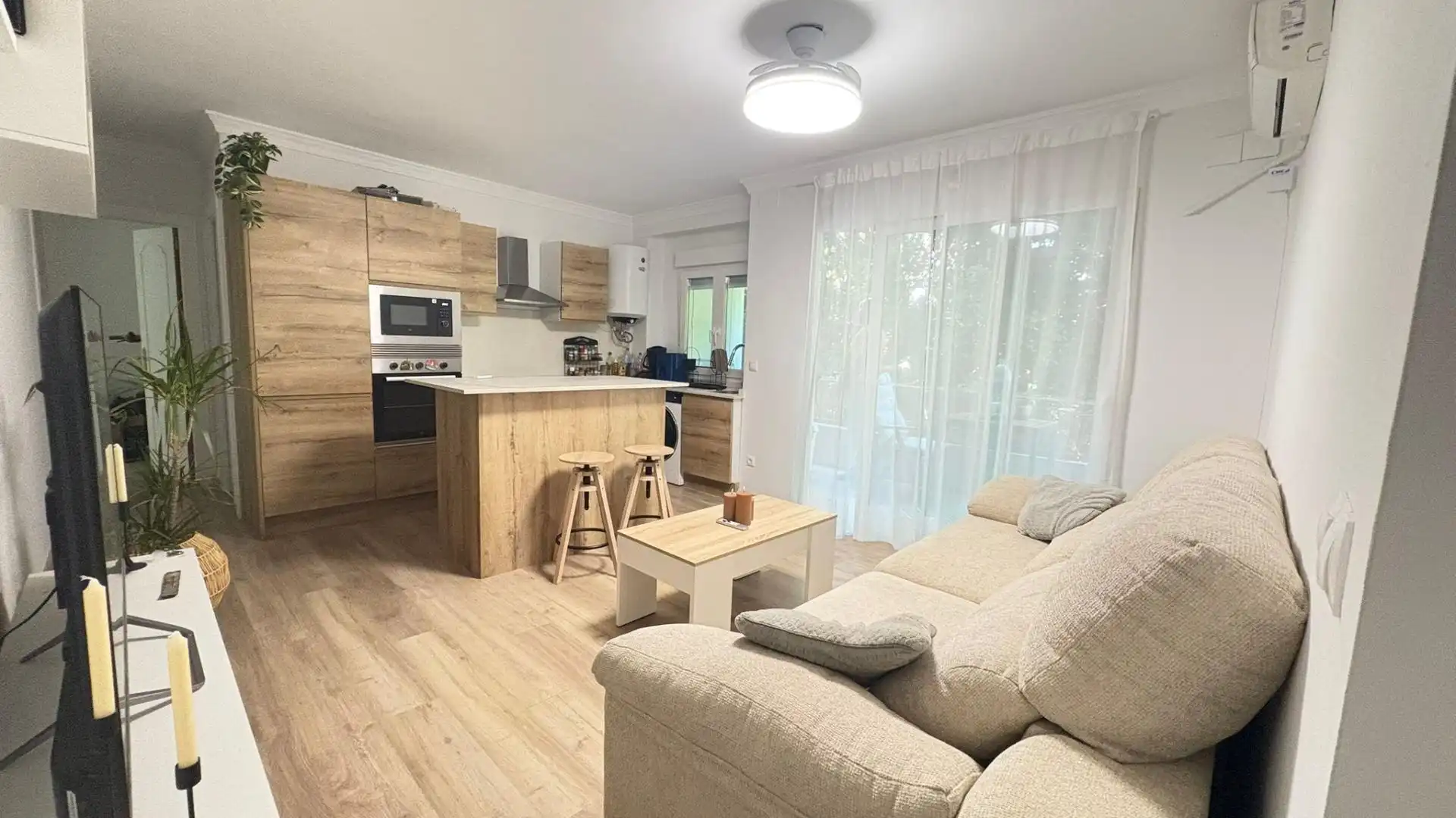 Sala de estar de Piso en venta en Málaga con Aire acondicionado, Amueblado y Balcón