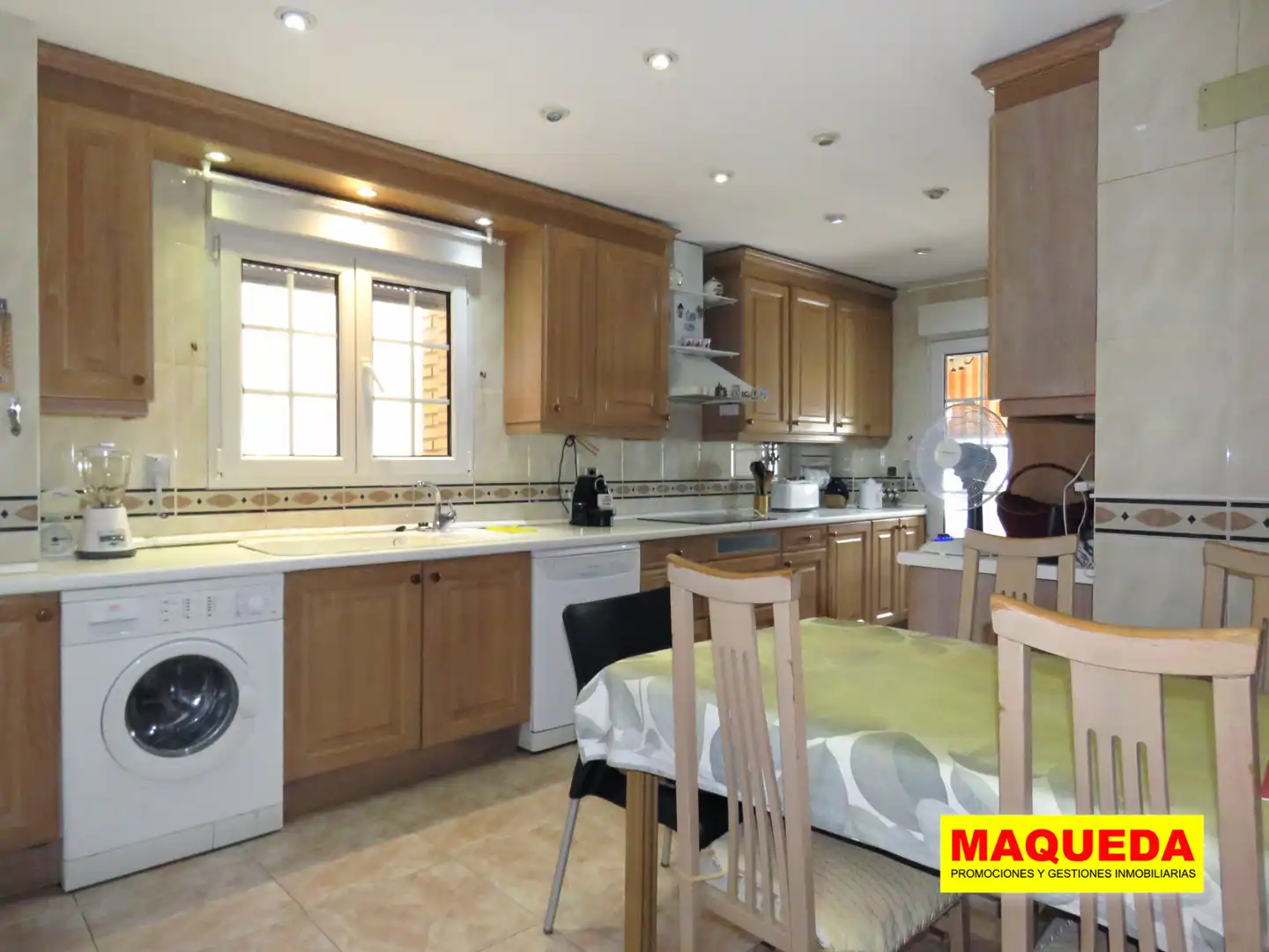 Kitchen of Flat for sale in Alcorcón  with Air Conditioner, Heating and Parquet flooring