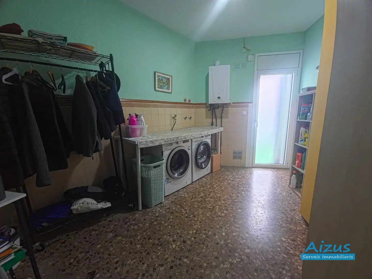 Cuina de Casa adosada en venda en Ripollet amb Aire condicionat, Calefacció i Forn