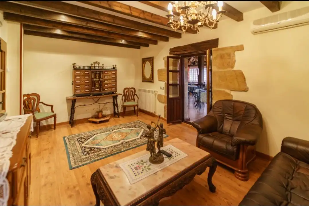 Wohnzimmer von Country house zum Verkauf in Santiurde de Toranzo