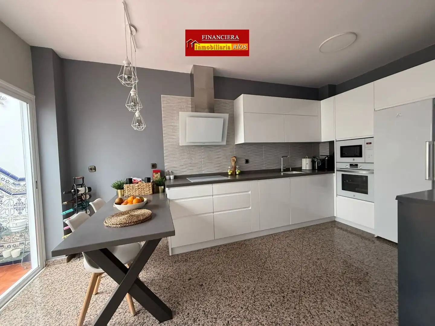Cuina de Casa o xalet en venda en Alcalá de Guadaira amb Aire condicionat
