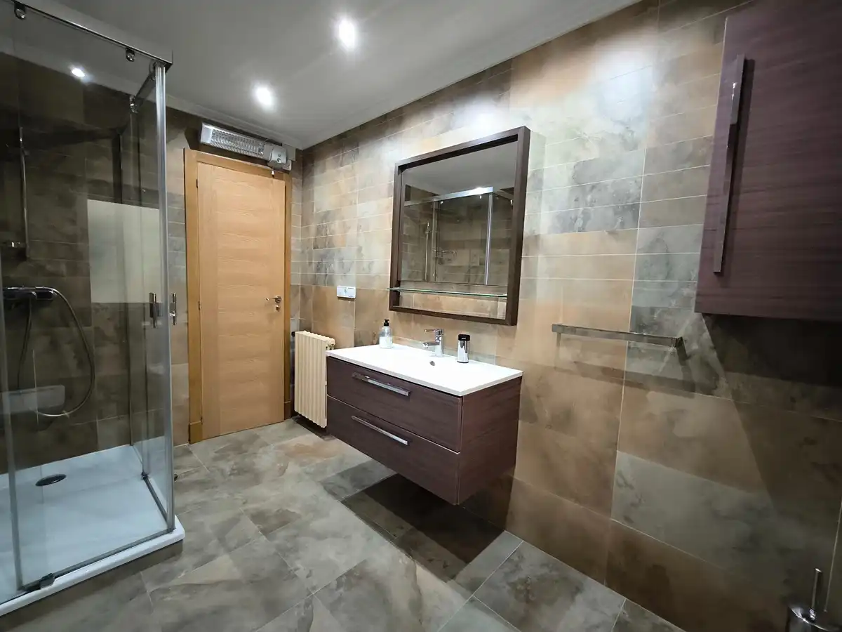 Baño de Piso en venta en Vilagarcía de Arousa con Calefacción, Parquet y Amueblado