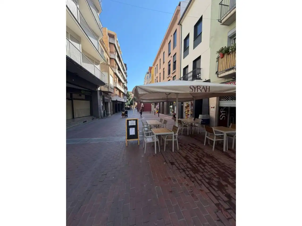 Vista exterior de Local de alquiler en Terrassa
