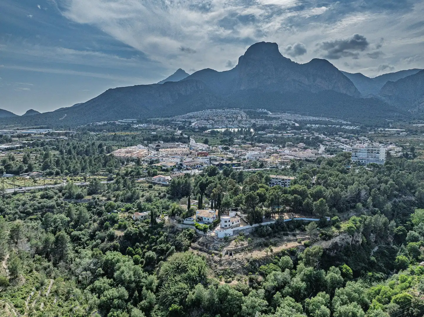 Vista exterior de Casa o xalet en venda en Polop amb Aire condicionat i Terrassa