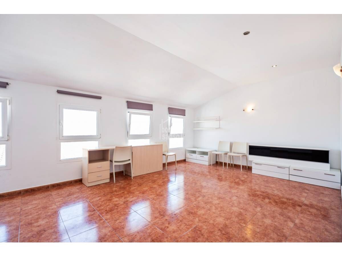 Sala d'estar de Apartament en venda en Es Castell amb Terrassa