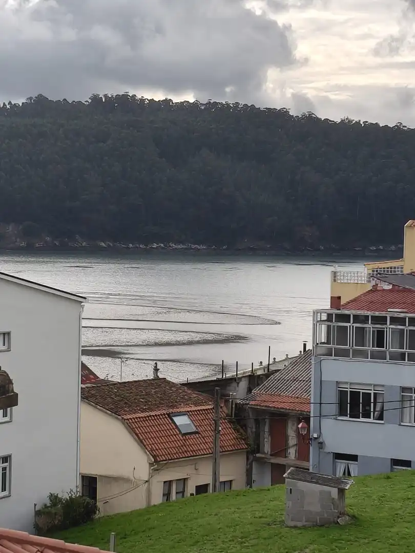 Vista exterior de Dúplex en venta en Cedeira con Parquet, Terraza y Amueblado
