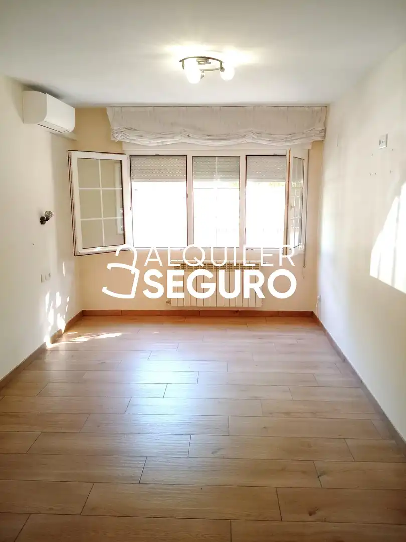 Habitación de Casa o chalet de alquiler en Aldeamayor de San Martín con Aire acondicionado, Calefacción y Terraza