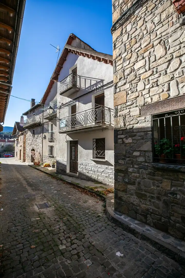 Vista exterior de Casa o chalet en venta en Valle de Hecho con Balcón