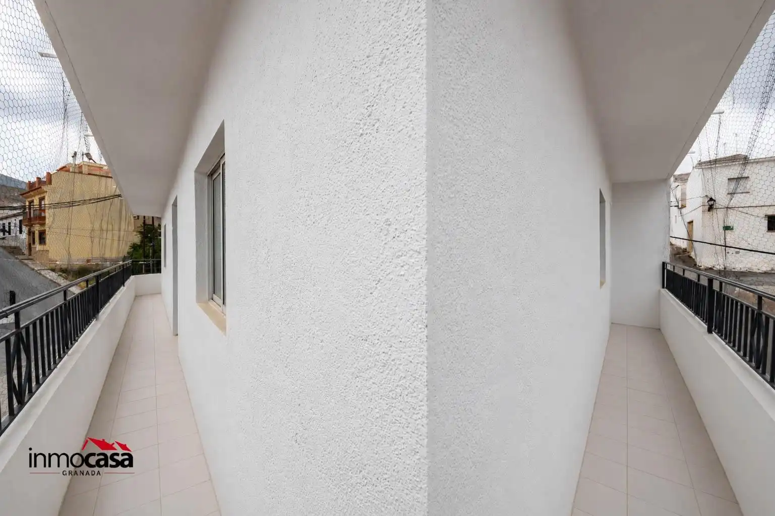 Vista exterior de Edificio en venta en Dehesas Viejas