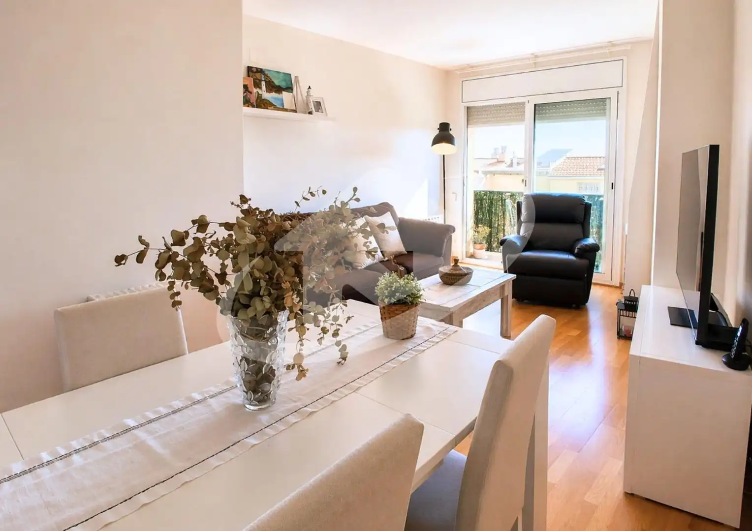 Living room of Flat for sale in Sabadell  with Parquet flooring, Storage room and Balcony