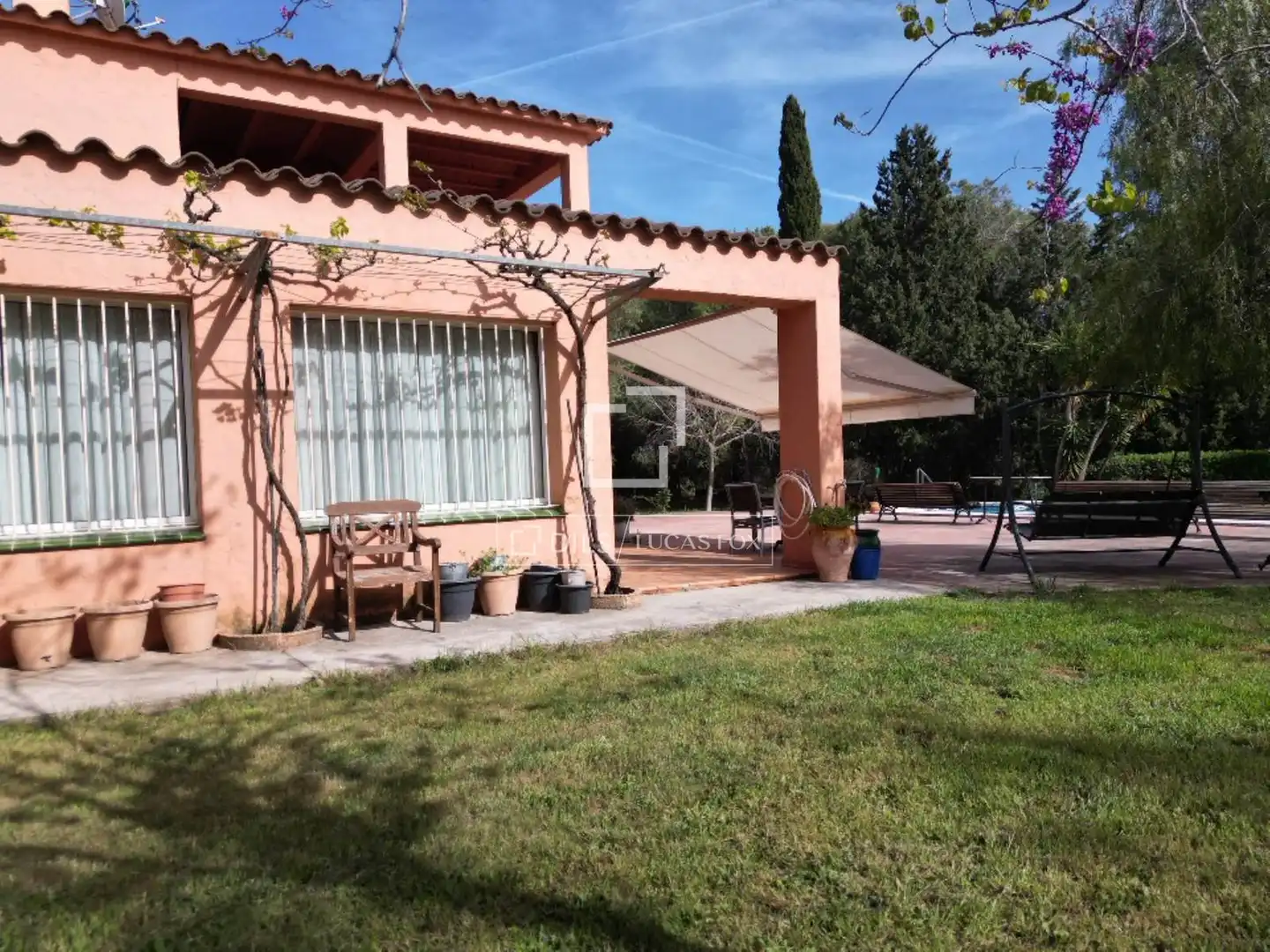 Jardí de Finca rústica en venda en Vilanova i la Geltrú amb Aire condicionat, Calefacció i Jardí privat