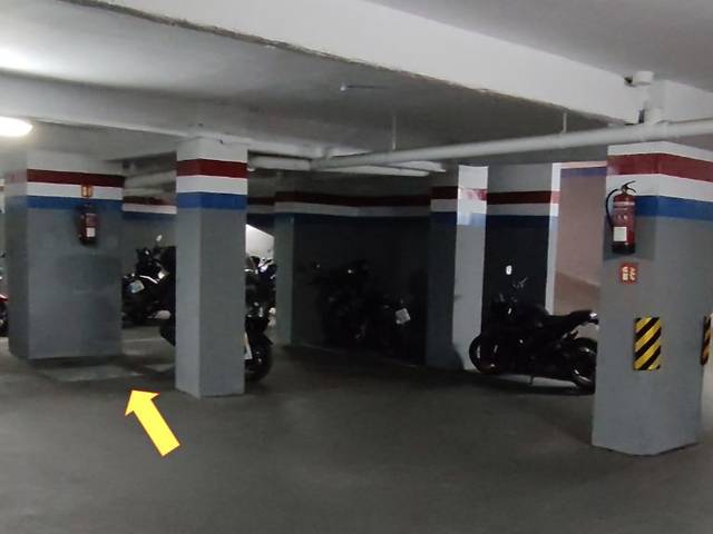 Garaje en Alquiler en Carrer Verge del Pilar, 24 en Roses - Castellbell