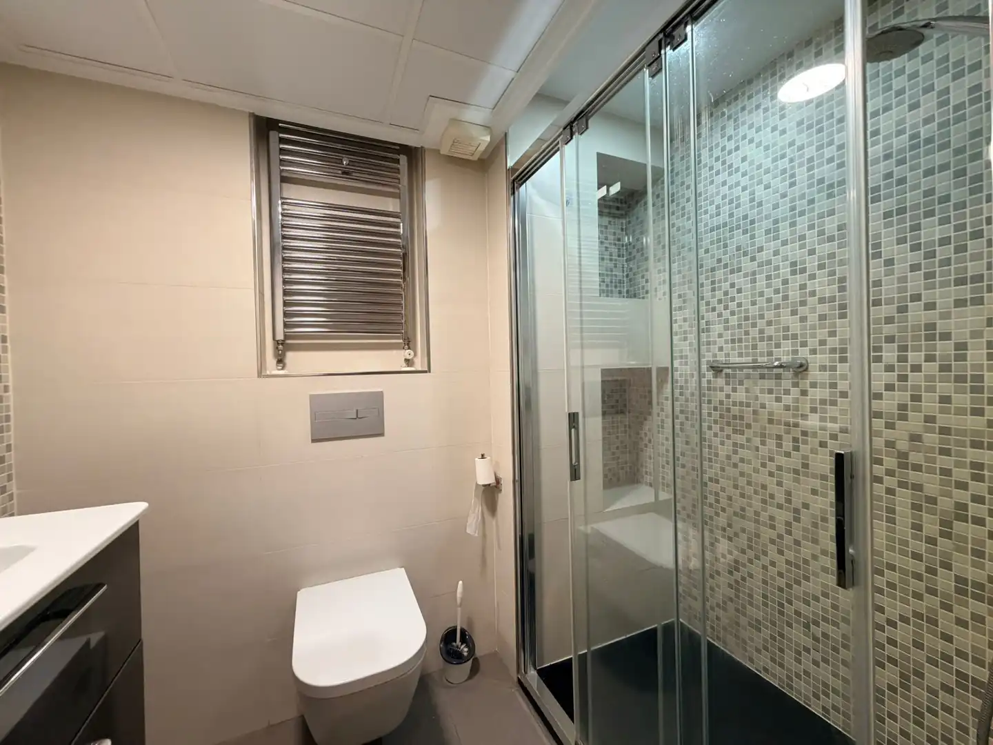 Bany de Apartament en venda en Madrid amb Aire condicionat, Calefacció i Traster