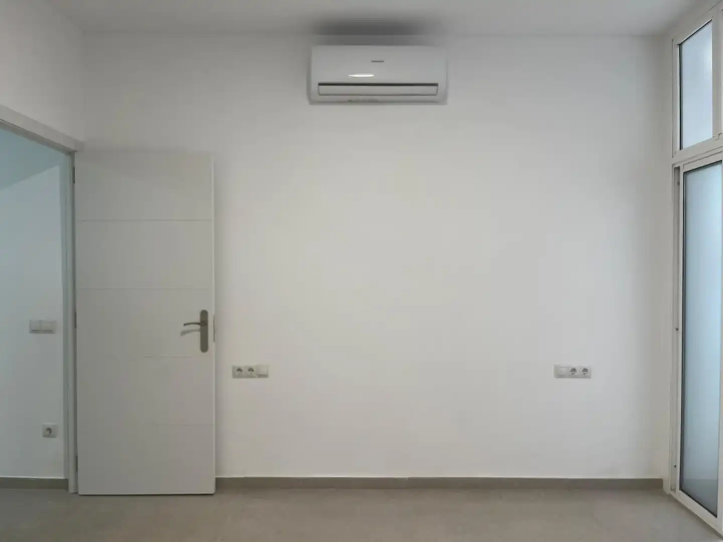 Flat for sale in Sabadell  with Air Conditioner and Heating