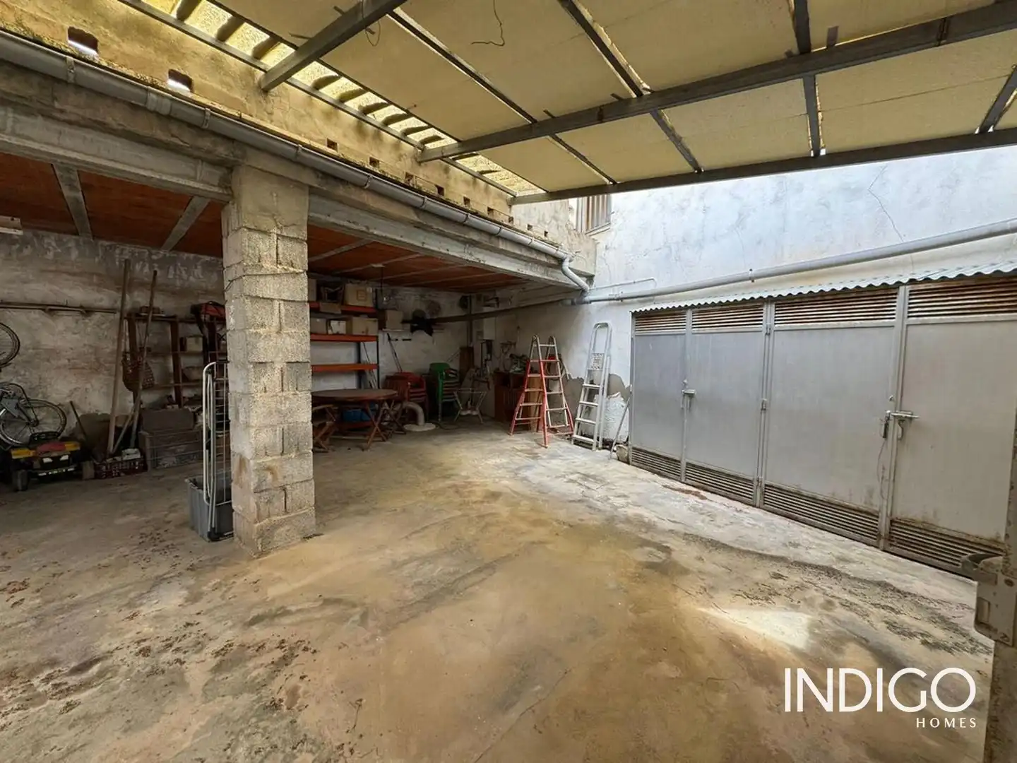Casa adosada en venda en Ibi amb Calefacció, Traster i Moblat