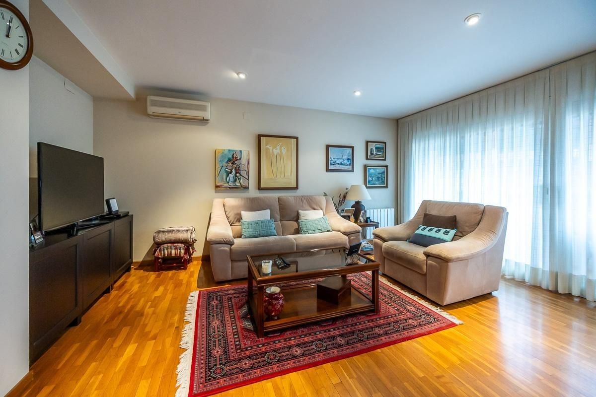 Living room of Duplex for sale in Castellar del Vallès  with Air Conditioner, Heating and Terrace