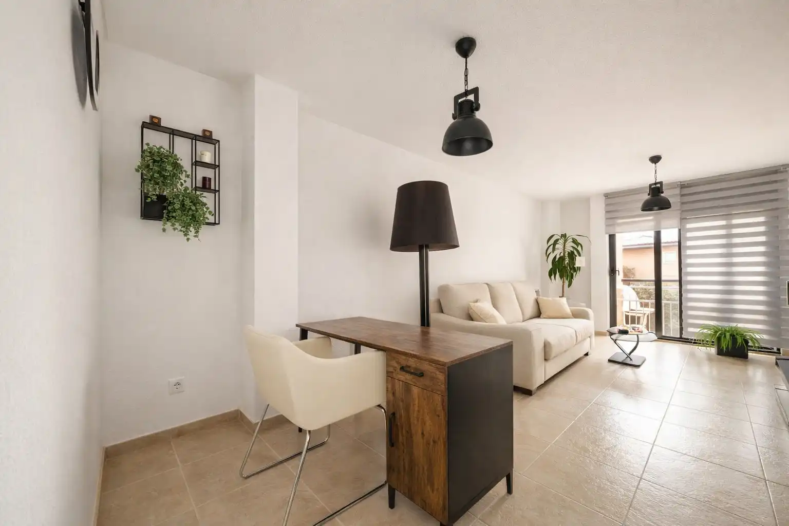 Sala de estar de Piso en venta en Roses con Aire acondicionado, Calefacción y Amueblado