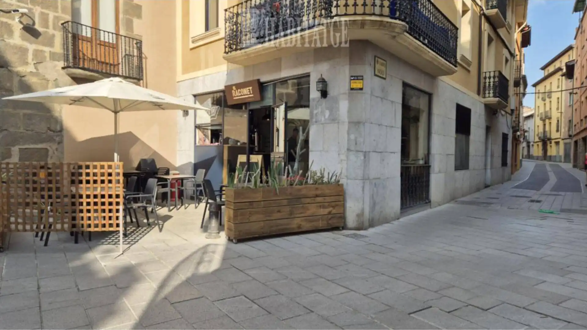 Vista exterior de Edificio en venta en Torelló