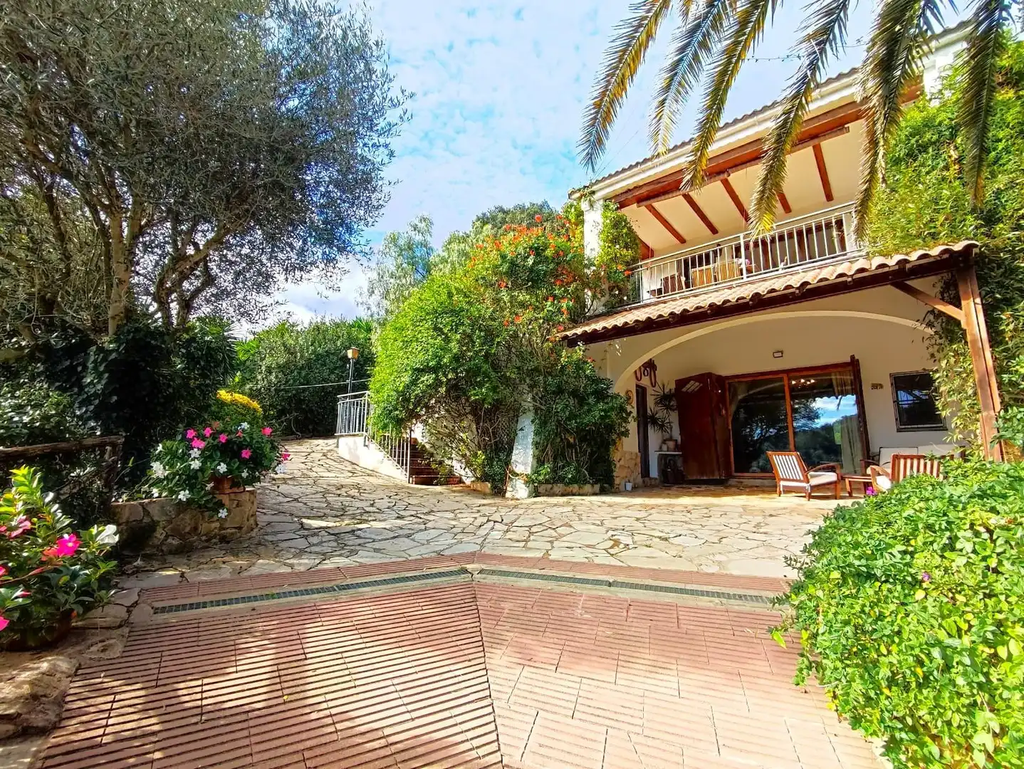 Casa amb jardí en venda a Carrer Carrer Montseny, imagen 2