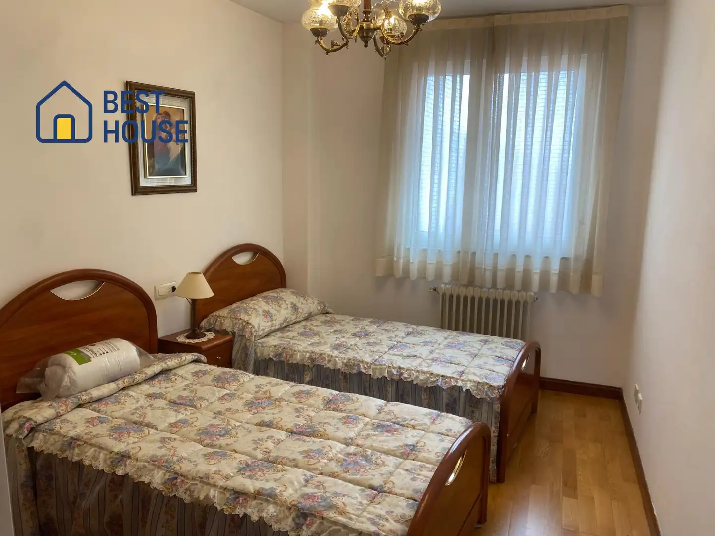 Schlafzimmer von Wohnungen zur Miete in León Capital  mit Heizung, Terrasse und Abstellraum