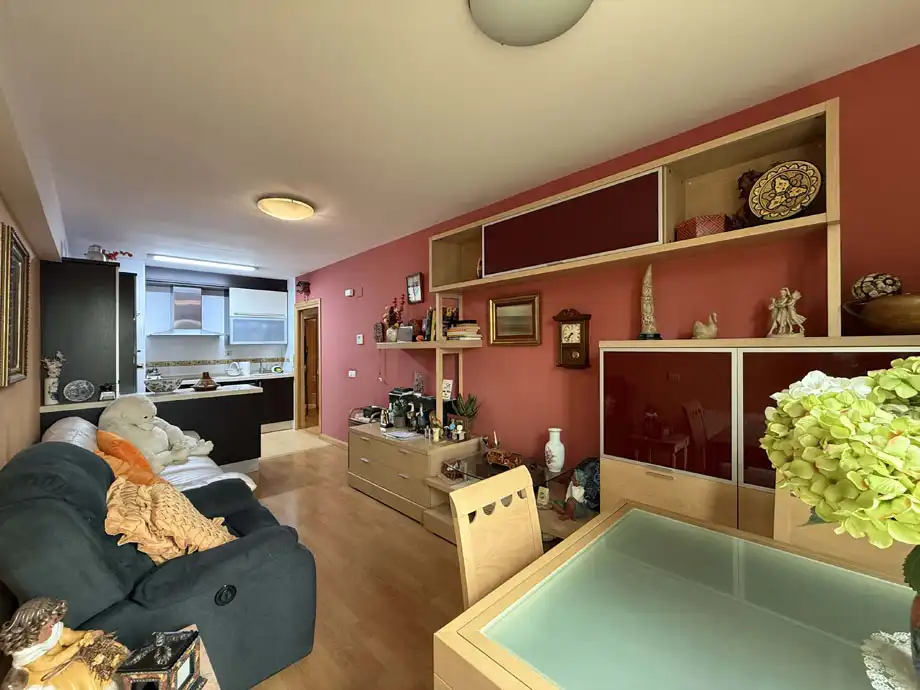 Sala de estar de Piso en venta en Vitoria - Gasteiz con Calefacción, Trastero y Amueblado