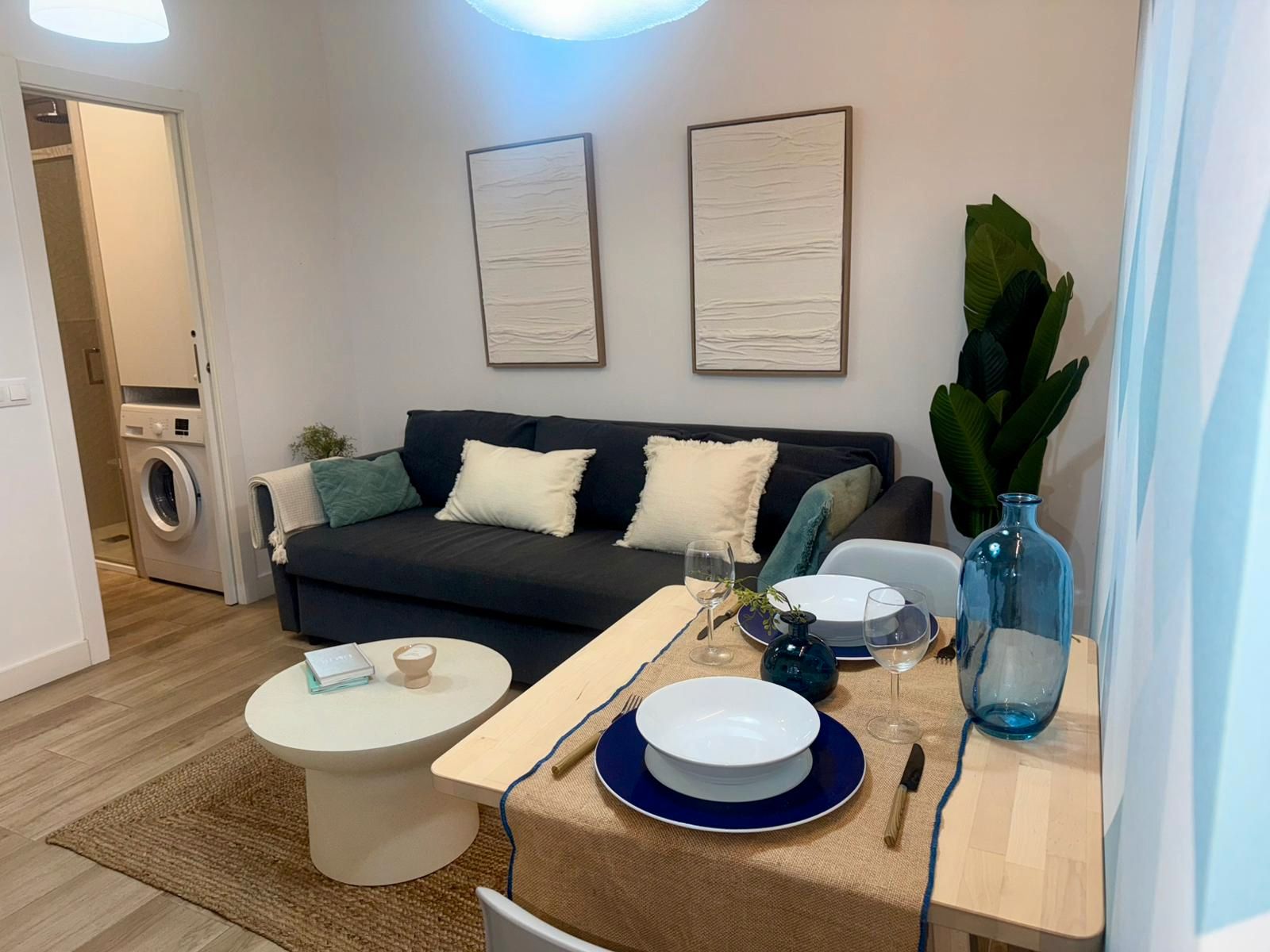 Living room of Flat for sale in  Madrid Capital  with Air Conditioner, Heating and Furnished