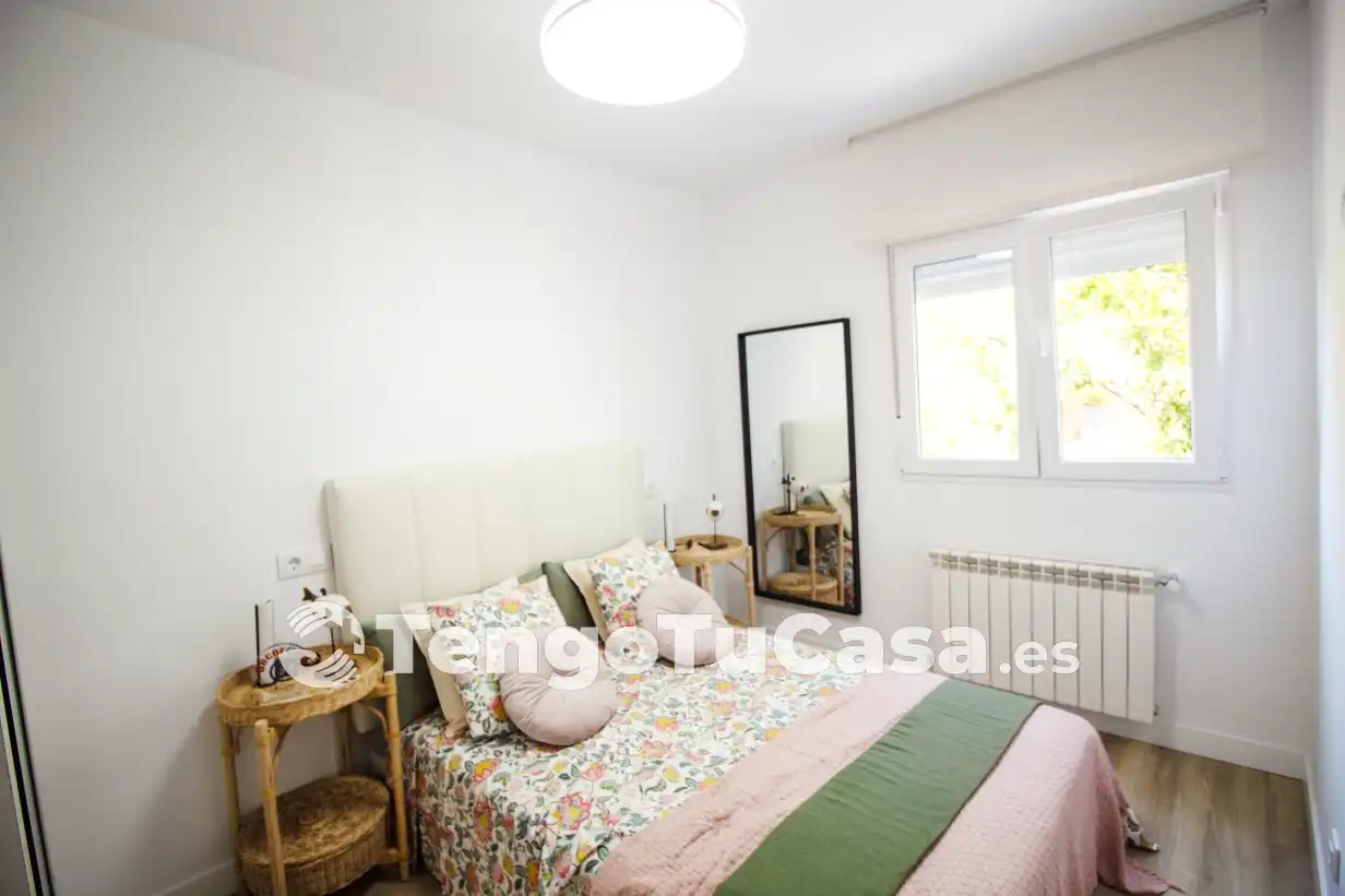 Bedroom of Flat for sale in Madrid  with Air Conditioner, Heating and Parquet flooring