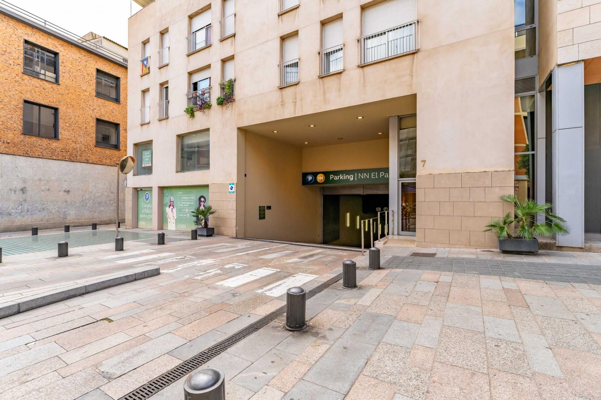 Exterior view of Garage to rent in Reus