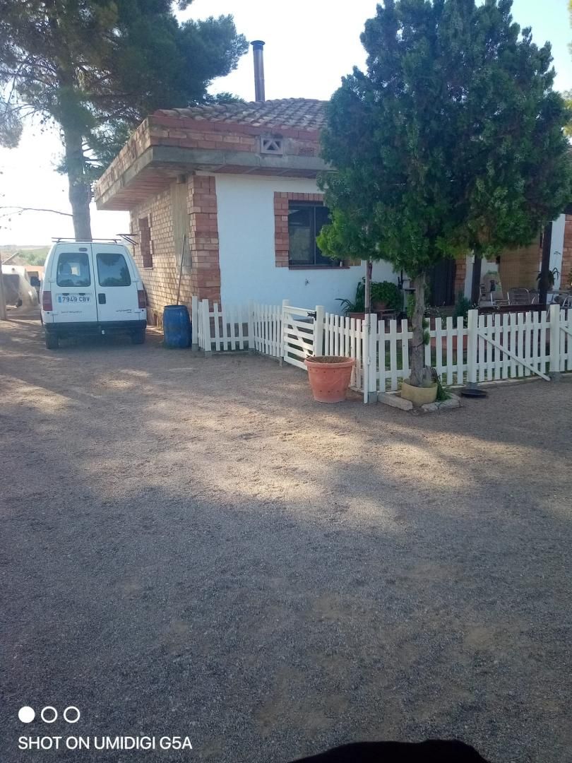 Aparcament de Casa o xalet en venda en Montoliu de Lleida amb Jardí privat