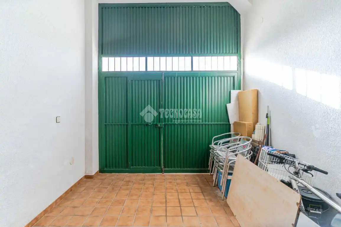 Casa adosada en venta en Motril con Terraza, Trastero y Balcón