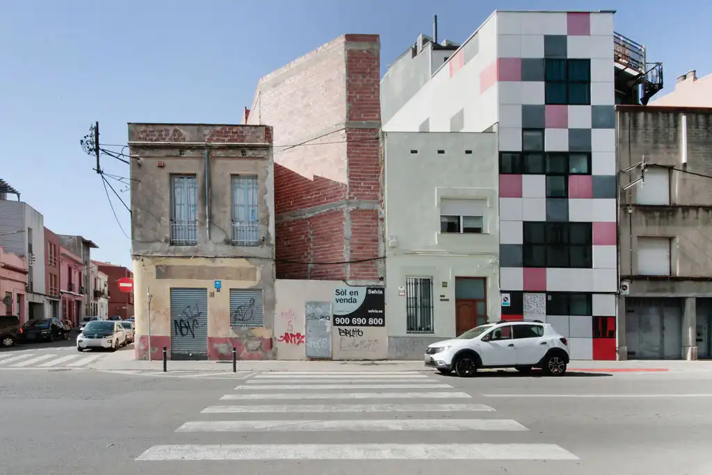 Exterior view of Buildings for sale in Sabadell