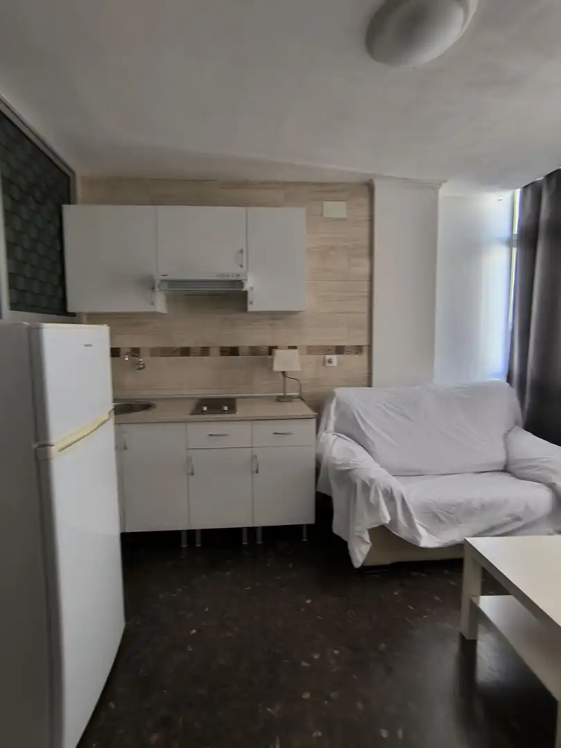 Schlafzimmer von Wohnungen zur Miete in Sevilla mit Klimaanlage, Heizung und Möbliert