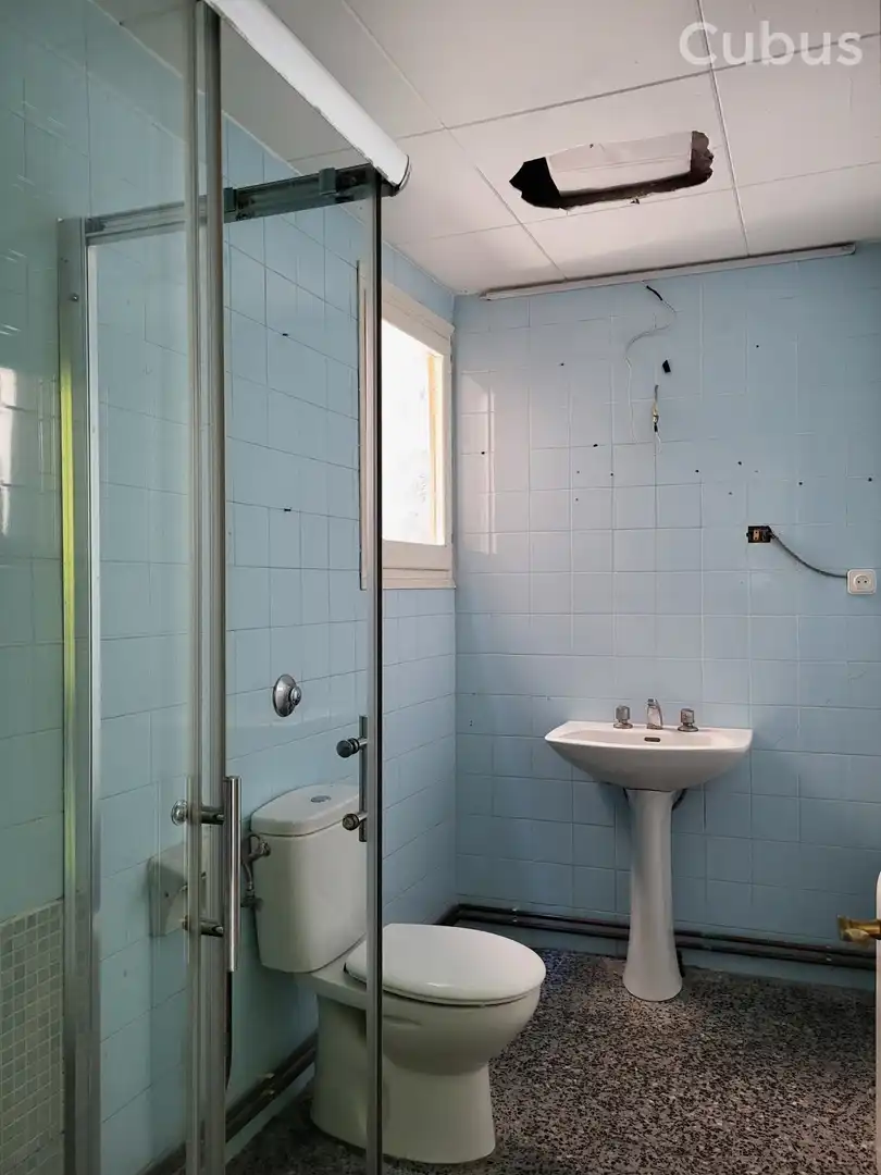 Bathroom of Flat for sale in Olot  with Terrace and Balcony