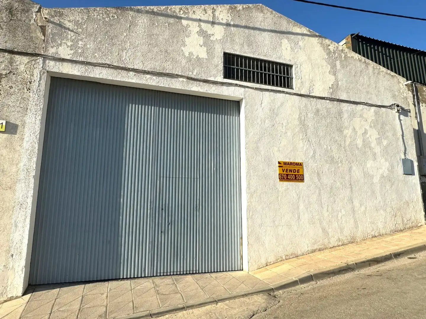 Vista exterior de Nave industrial en venta en Osuna