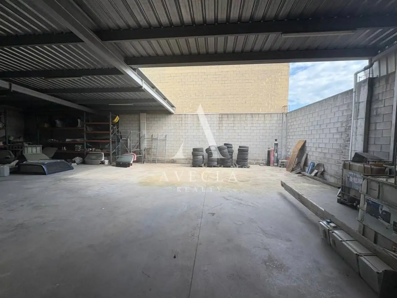 Nau industrial en venda en Sant Esteve Sesrovires