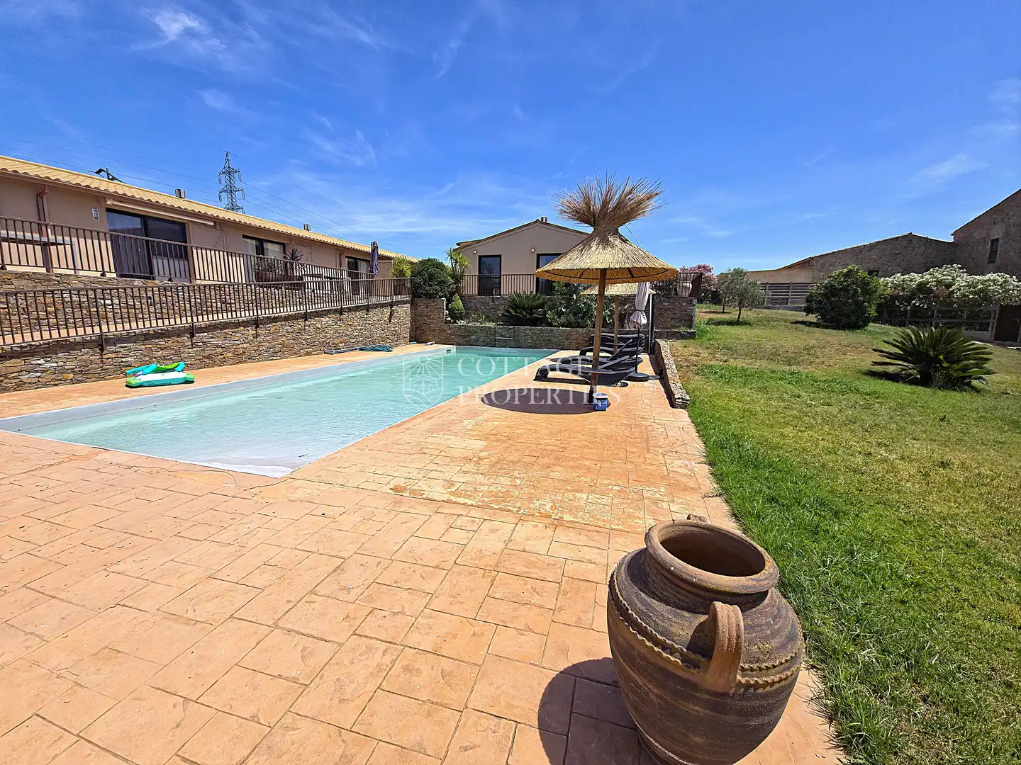Piscina de Finca rústica en venda en Roses amb Aire condicionat, Calefacció i Jardí privat