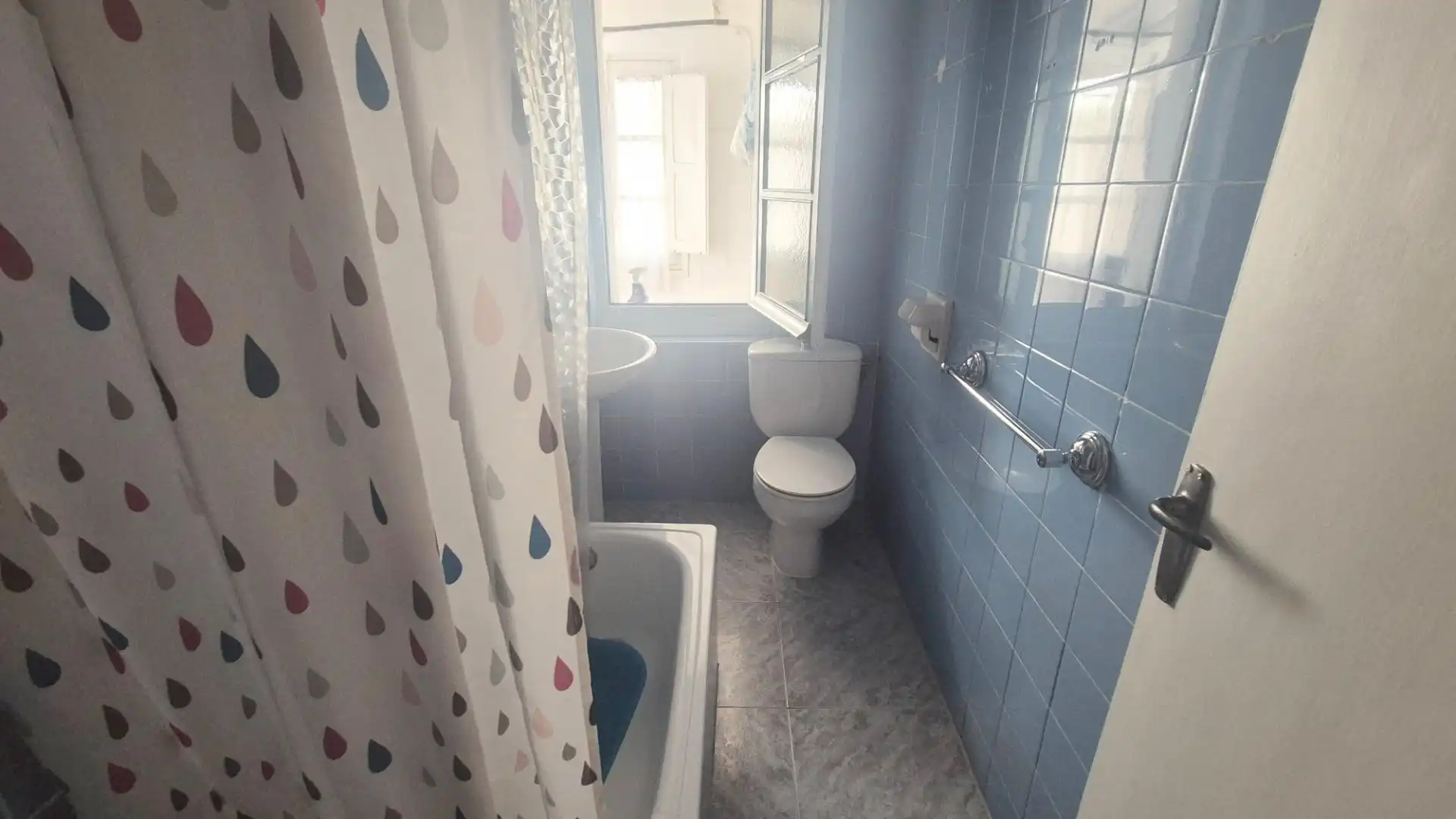 Bathroom of Flat for sale in Salamanca  with Heating