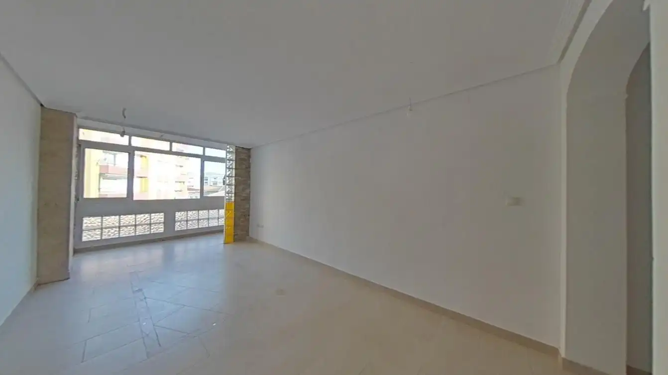 Piso en venta en Plaza De La Comunidad, imagen 2