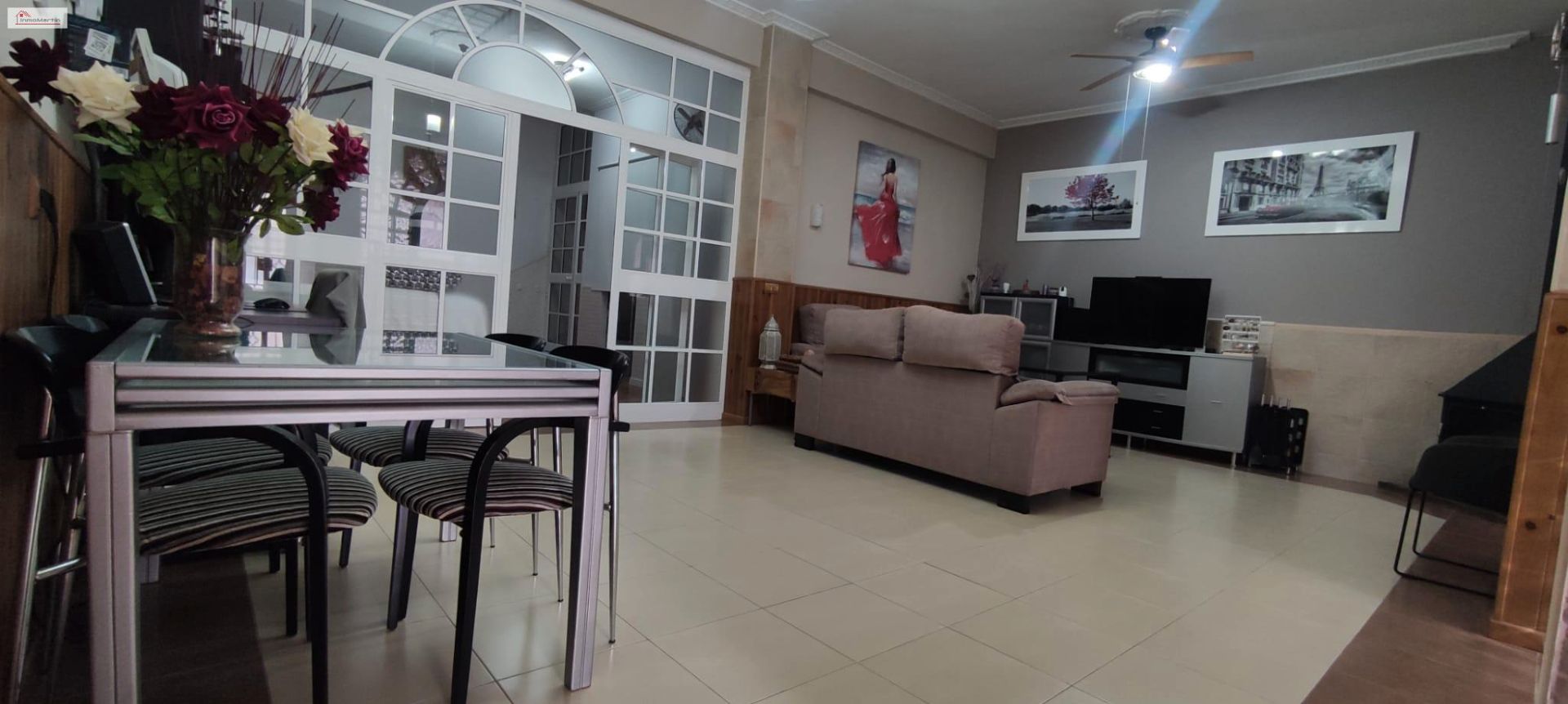 Sala d'estar de Casa adosada en venda en Guillena amb Aire condicionat, Terrassa i Traster