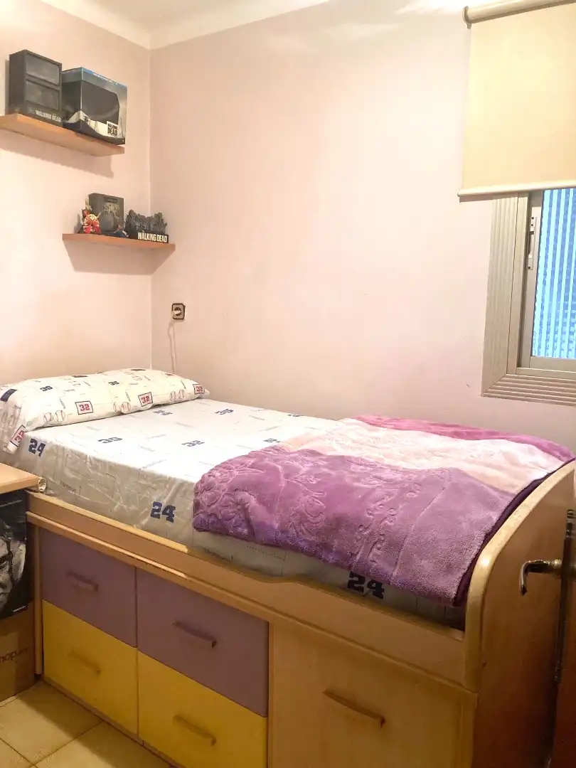 Dormitori de Pis en venda en L'Hospitalet de Llobregat amb Aire condicionat, Calefacció i Balcó