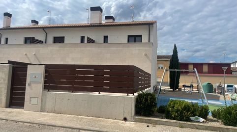 Foto 2 de Casa o chalet en venta en Calle de Julián Gayarre, 3, Andosilla, Navarra