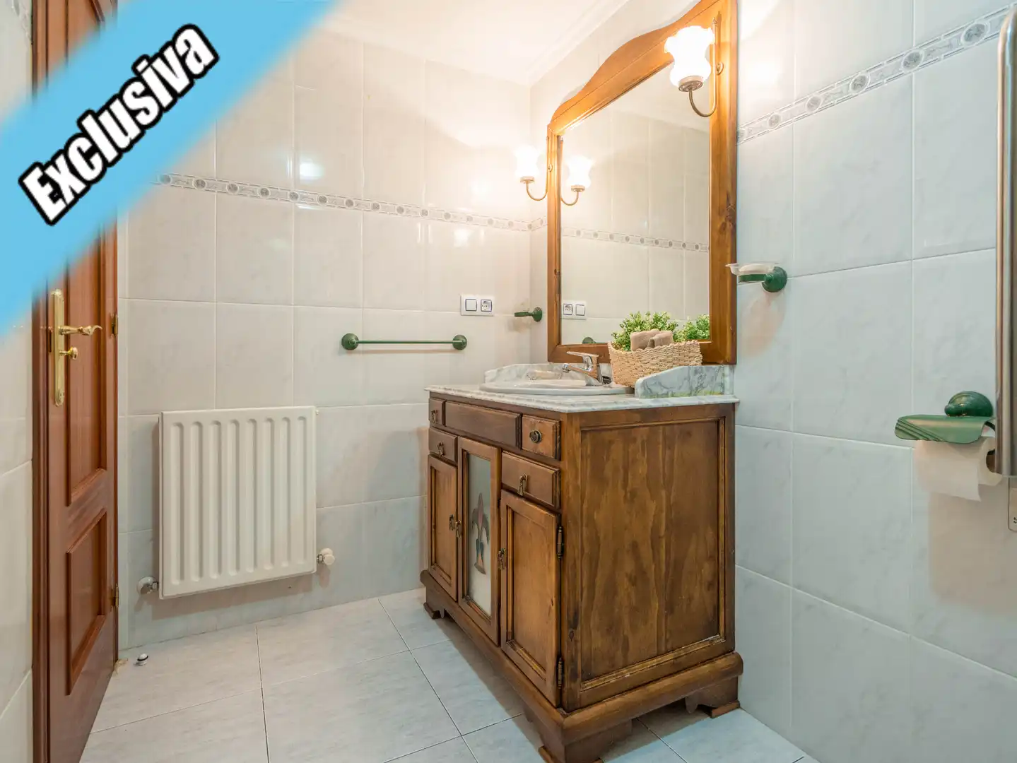 Baño de Dúplex en venta en Santoña con Calefacción, Parquet y Terraza