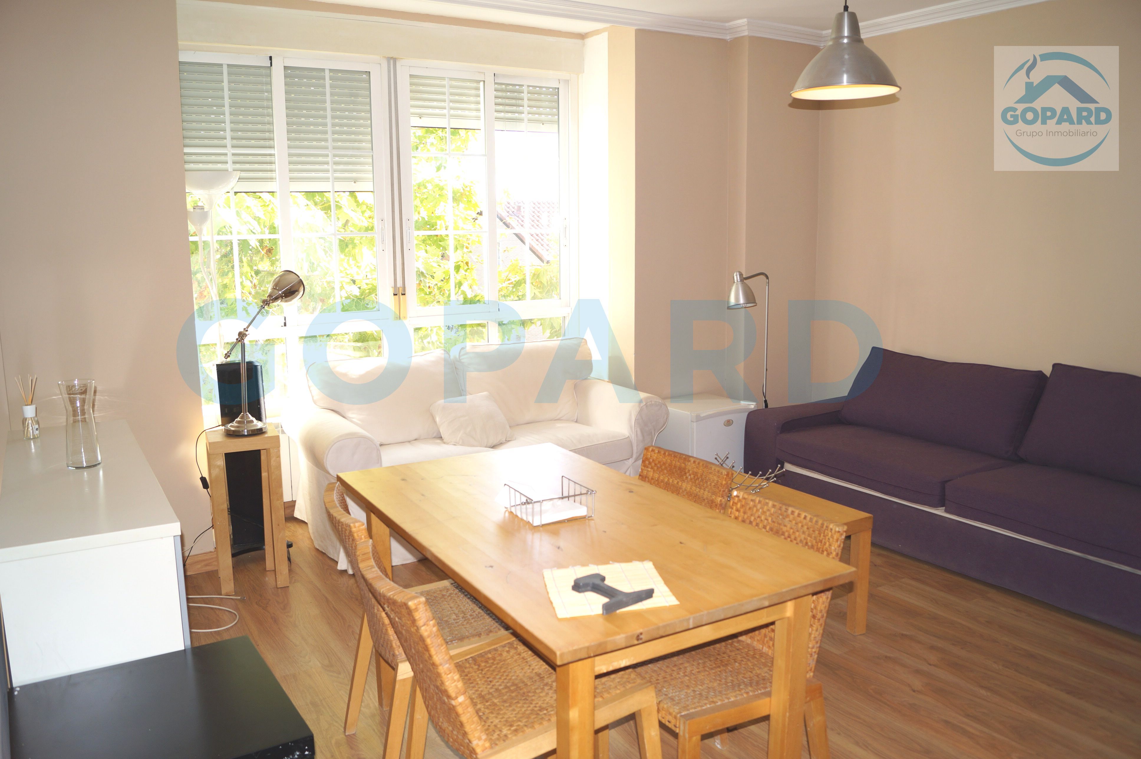 Sala de estar de Piso de alquiler en Villanueva de la Cañada con Calefacción, Parquet y Amueblado