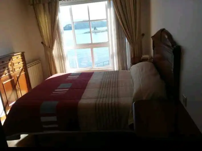 Bedroom of Flat for rent in Baiona, Pontevedra