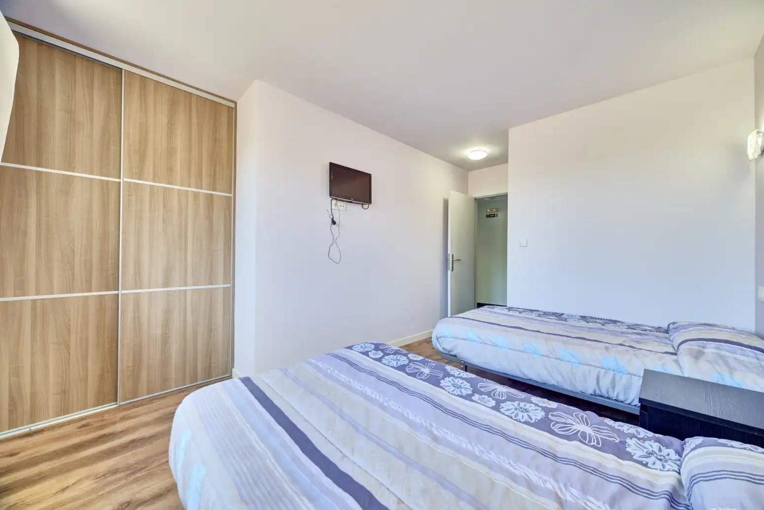 Schlafzimmer von Dachboden zum Verkauf in Undués de Lerda mit Heizung, Parkett und Terrasse
