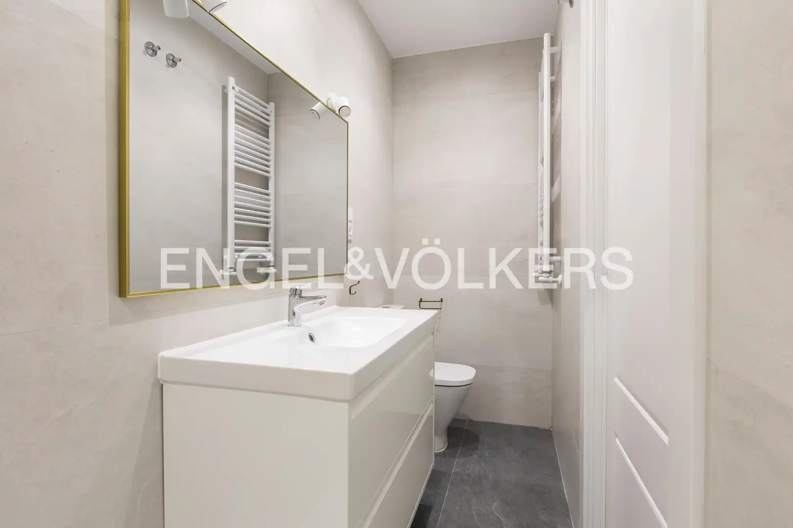 Badezimmer von Wohnung zur Miete in Madrid mit Klimaanlage, Heizung und Parkett