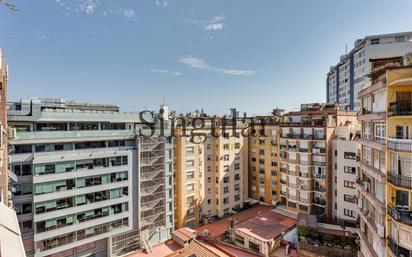 Vista exterior de Àtic en venda en  Barcelona Capital amb Balcó