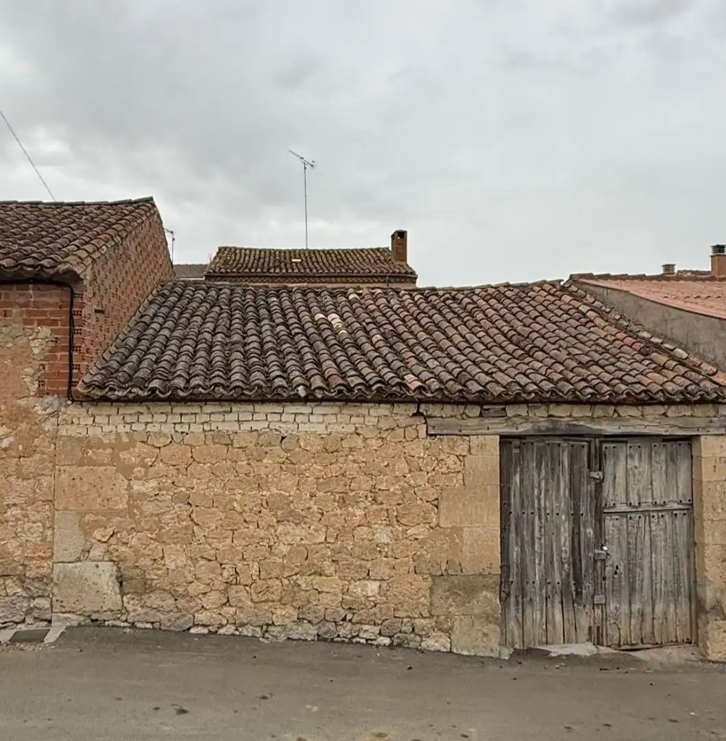Exterior view of Country homes for sale in Villafruela  with Private garden and Balcony